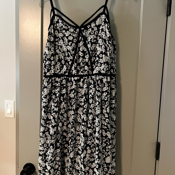 Dress new with tags lane bryant floral - Picture 2 of 6